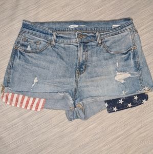 Distressed Boyfriend Light Washed Shorts